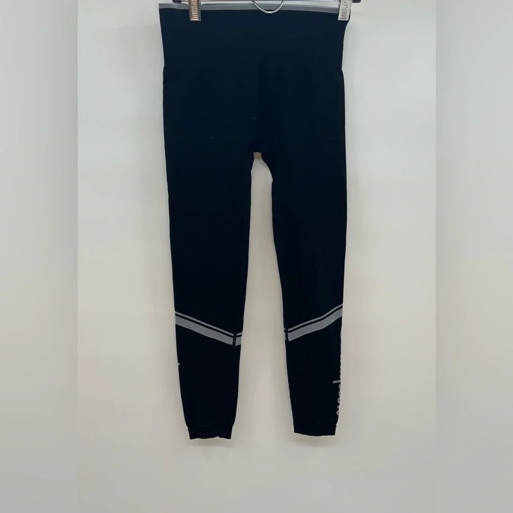 Champion Women's Sweatshirt Chevron Tight Athletic Black Size M